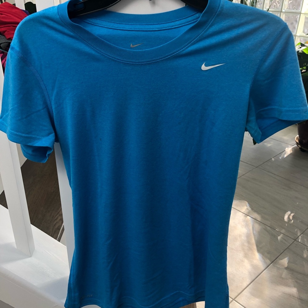 Nike - dri-fit womens size medium
